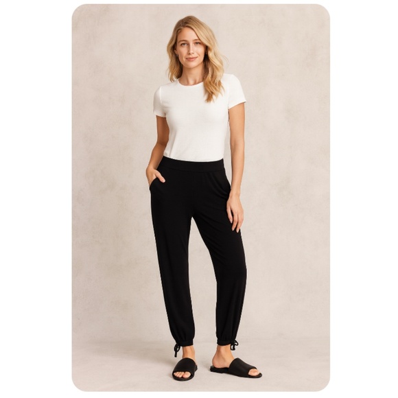 CHICO’S Travelers Black Cinched Ankle Joggers Size 0 (Fits Women’s Small/4) - Picture 1 of 13